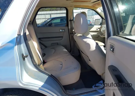 2008 Mercury Mariner V6 z USA, uszkodzony, nr VIN 4M2CU81178KJ14899